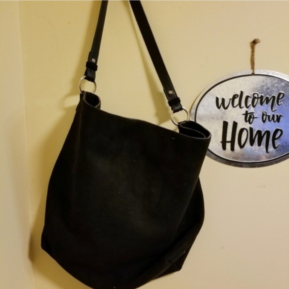 Old Navy Handbags - Old Navy shoulder bag black NWOT